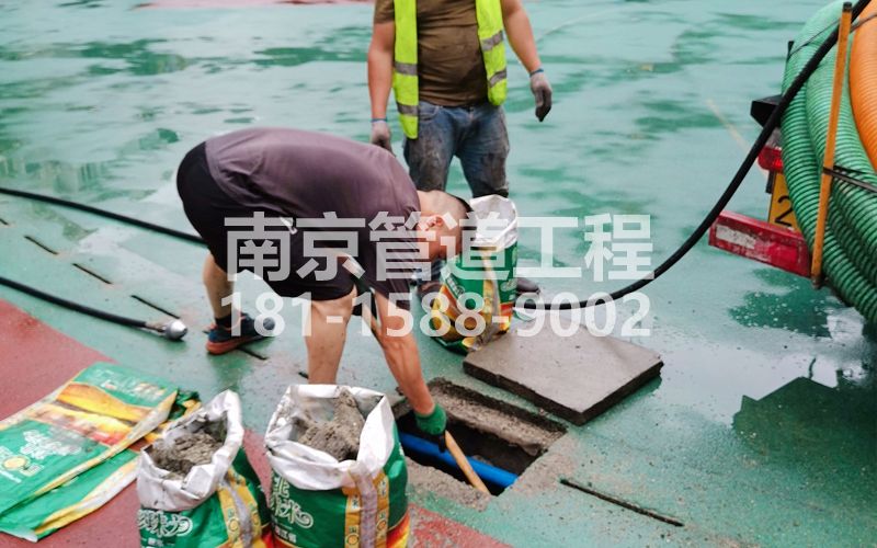 218虹苑管道清淤